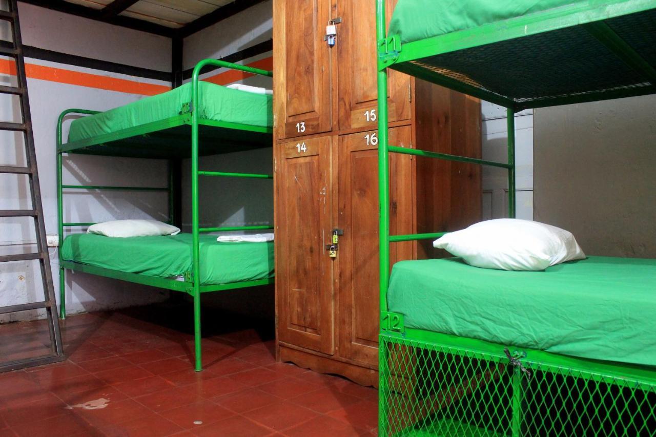 Bigfoot Hostel León Exterior foto